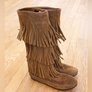 Minnetonka Tall Fringe Moccasin Boots | 3-Layer Fringe | Brown | Size 5 | NWT